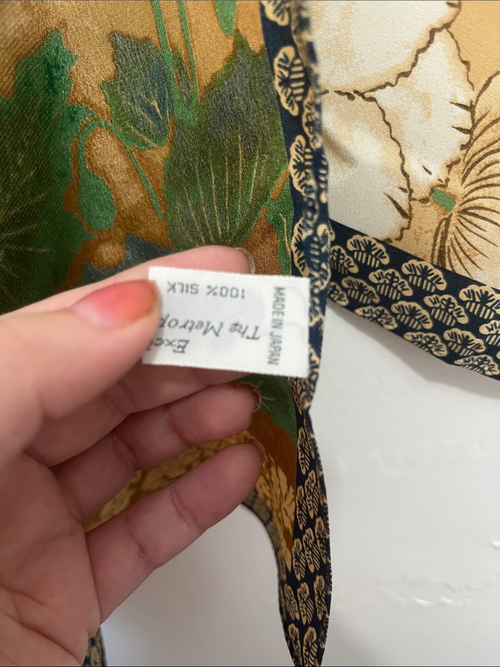 The met silk scarf - Picture 6 of 6